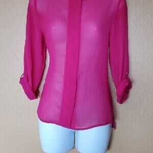 Women's pink round neck shirt with hidden